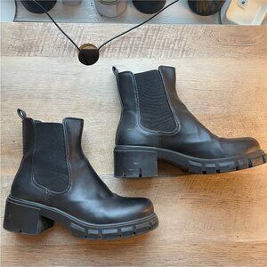 Madden Girl Black Chunky Lug Sole Chelsea Boots Size 8.5